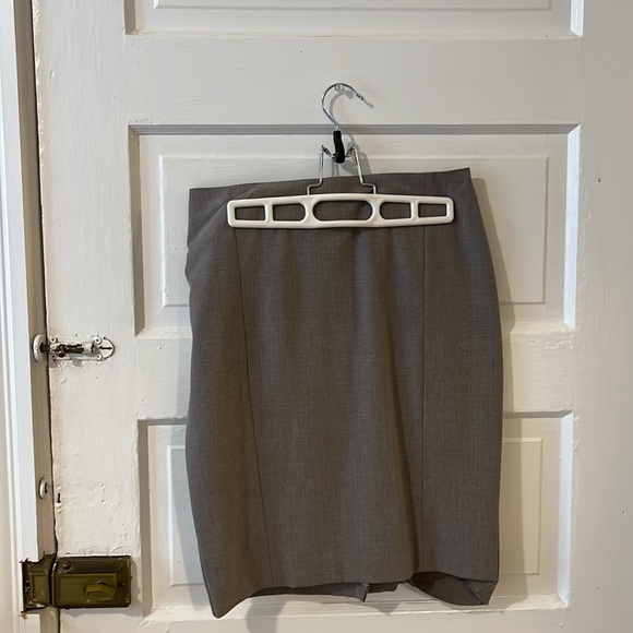 Ann Taylor  |  Skirt Suit  |  Skirt and Jacket blazer - 0 Petite - Picture 3 of 4